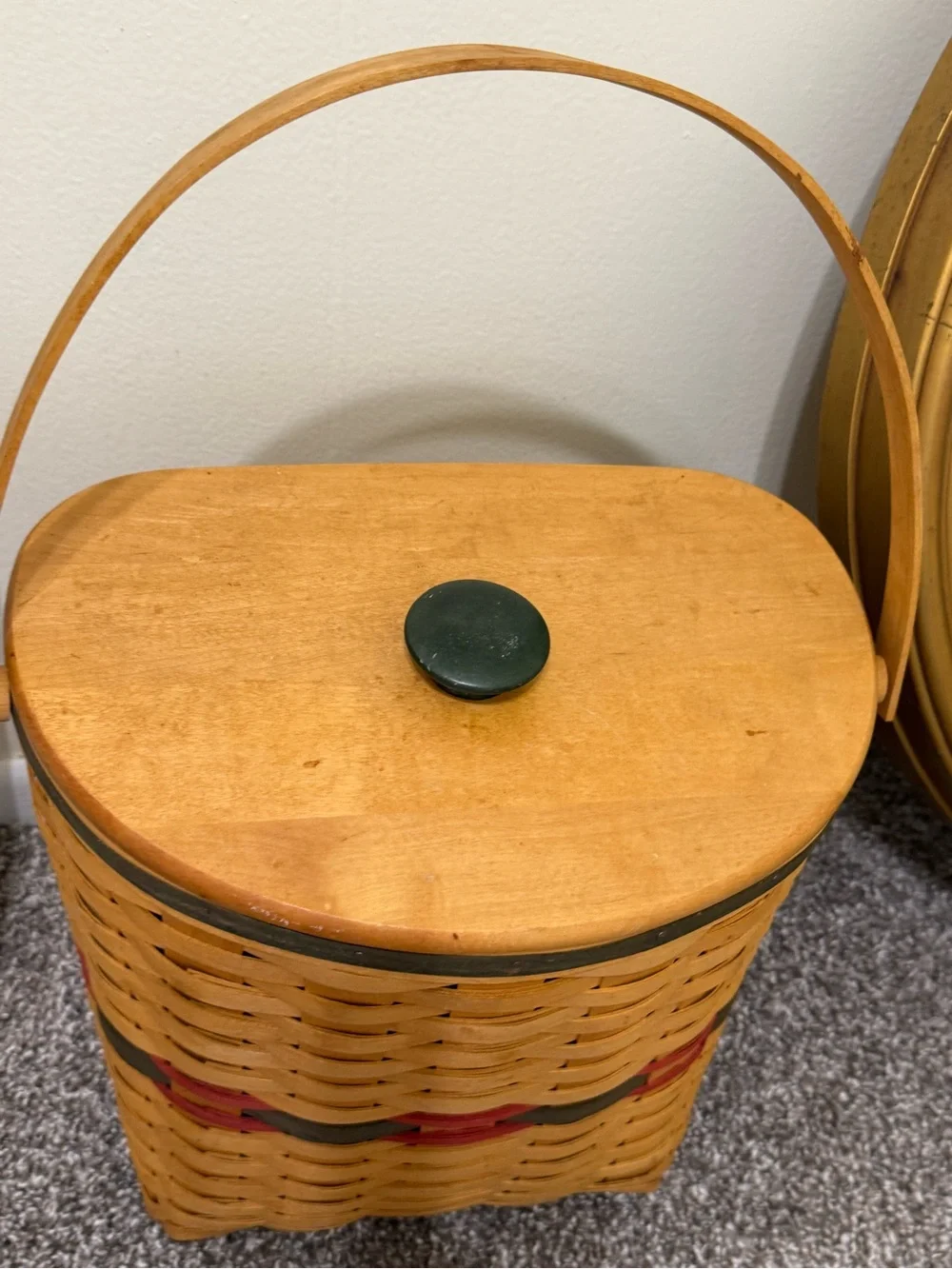 Longaberger basket with lid and handle